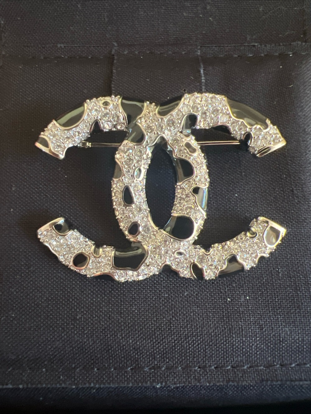 CHANEL Metiers D’Art 2026 Black and Silver Crystal Rhinestones CC Logo Brooch